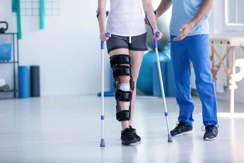 personal_injury_crutches_.jpg